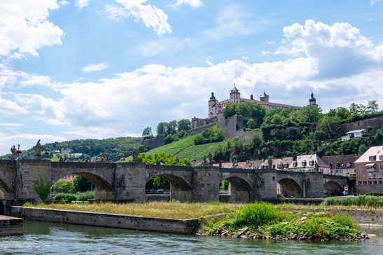 dental hygienist in Germany flores castles